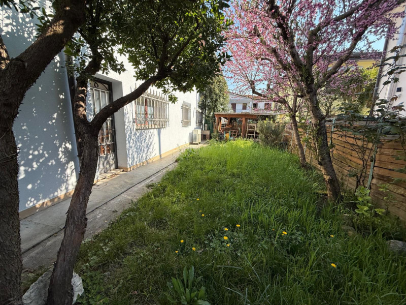 A Marocco di Mogliano Veneto, in zona tranquilla e residenziale, proponiamo in vendita ampia porz...