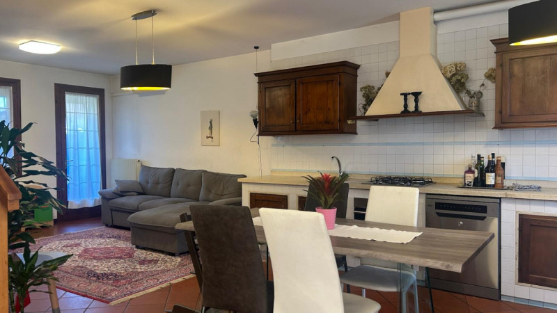 In tranquilla zona residenziale a Sant’Andrea oltre il Muson, a pochi minuti dal centro di Castel...