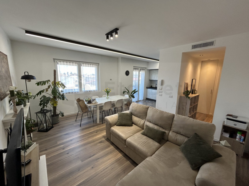 In vendita, nel cuore di Limena, proponiamo un elegante appartamento trilocale situato al secondo...