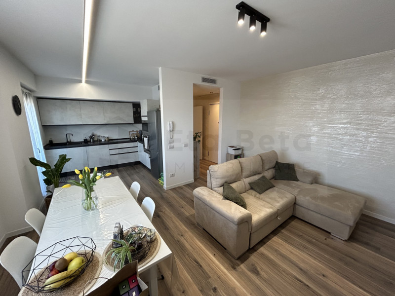 In vendita, nel cuore di Limena, proponiamo un elegante appartamento trilocale situato al secondo...