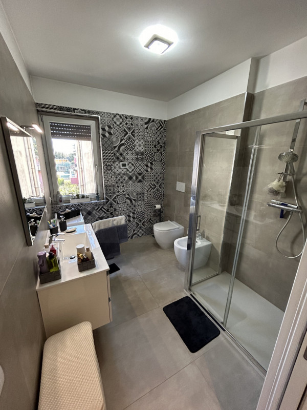 In vendita, nel cuore di Limena, proponiamo un elegante appartamento trilocale situato al secondo...