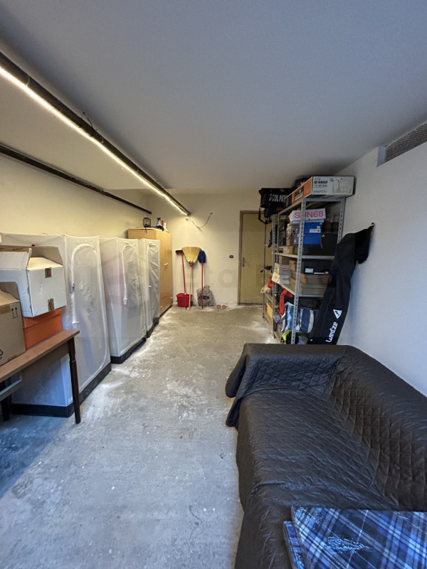 In vendita, nel cuore di Limena, proponiamo un elegante appartamento trilocale situato al secondo...