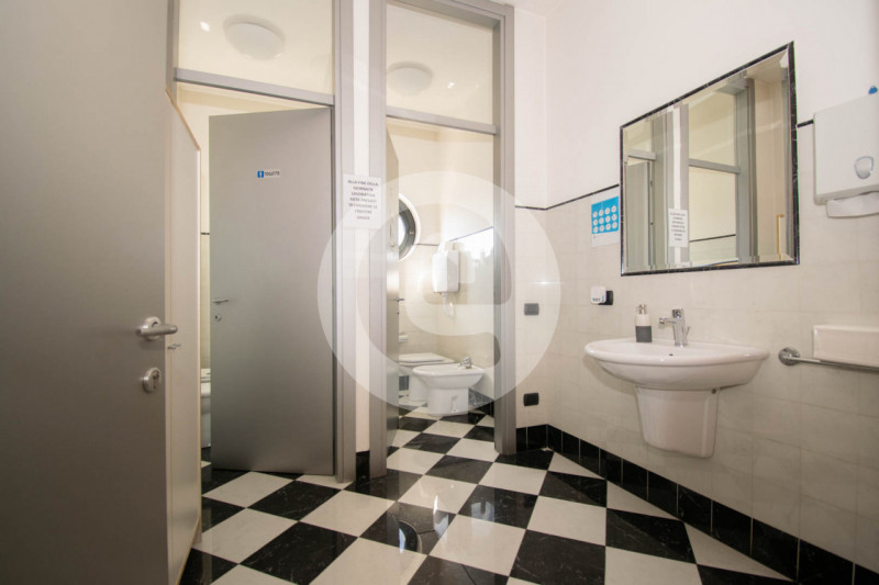 Proponiamo in vendita un prestigioso capannone artigianale situato nella frazione di Arsego, nel ...