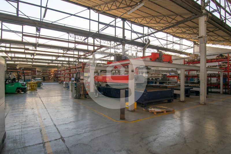 Proponiamo in vendita un prestigioso capannone artigianale situato nella frazione di Arsego, nel ...