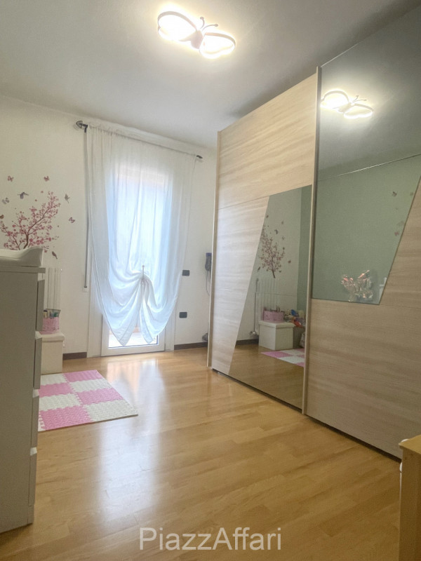 In Zona Ex-Piscina comodo e spazioso appartamento su 2 livelli, ubicato ai piani primi e secondo ...