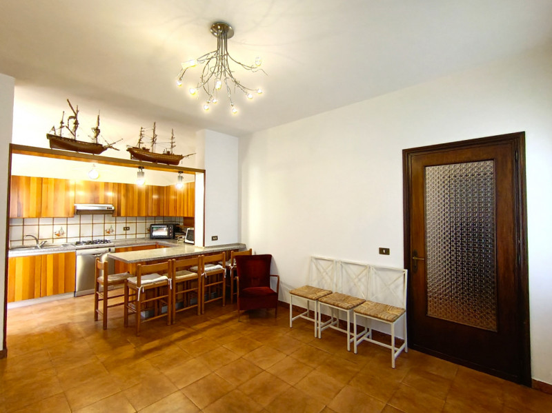 Rif. PS240
Situata nel cuore di Piove di Sacco, proponiamo in vendita una casa indipendente accos...