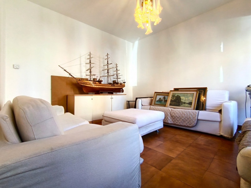 Rif. PS240
Situata nel cuore di Piove di Sacco, proponiamo in vendita una casa indipendente accos...