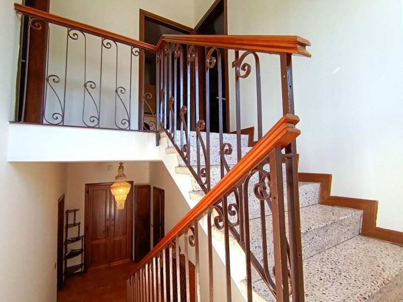 Rif. PS240
Situata nel cuore di Piove di Sacco, proponiamo in vendita una casa indipendente accos...