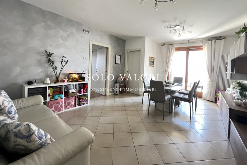 Rif. A926 (per info 338 9387816 Matteo)

Appartamento bicamere in un contesto residenziale curato...