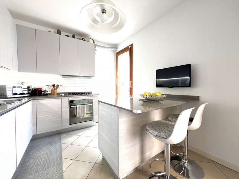 Rif. A926 (per info 338 9387816 Matteo)

Appartamento bicamere in un contesto residenziale curato...