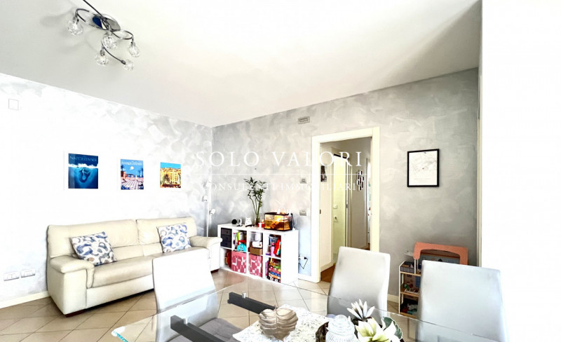 Rif. A926 (per info 338 9387816 Matteo)

Appartamento bicamere in un contesto residenziale curato...