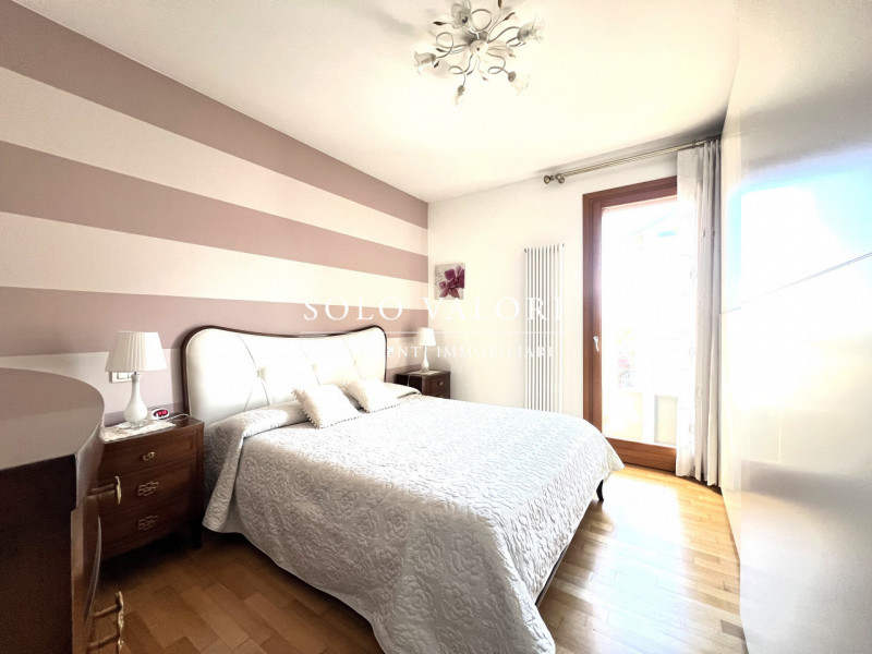 Rif. A926 (per info 338 9387816 Matteo)

Appartamento bicamere in un contesto residenziale curato...