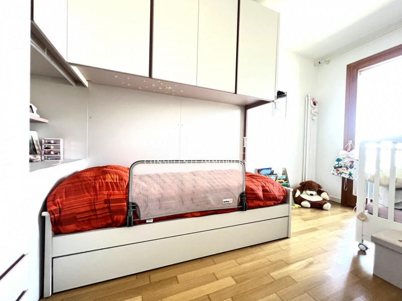 Rif. A926 (per info 338 9387816 Matteo)

Appartamento bicamere in un contesto residenziale curato...