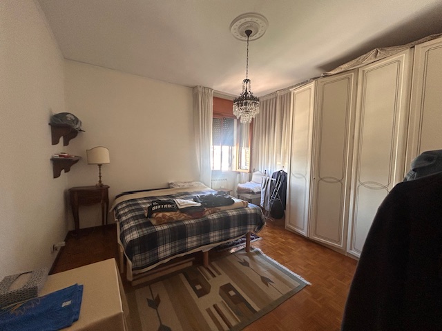 L'agenzia Iris è lieta di presentare una splendida villa bifamiliare situata in uno dei più affas...