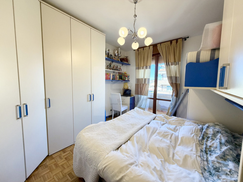 PADOVA - VOLTABAROZZO

PORZIONE DI VILLETTA A SCHIERA CENTRALE 3 CAMERE 2 BAGNI GIARDINO.

In zon...