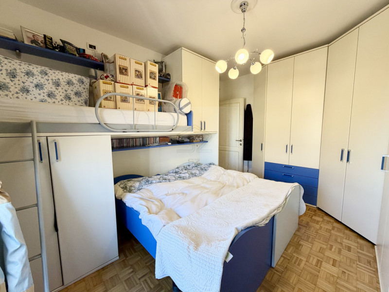 PADOVA - VOLTABAROZZO

PORZIONE DI VILLETTA A SCHIERA CENTRALE 3 CAMERE 2 BAGNI GIARDINO.

In zon...