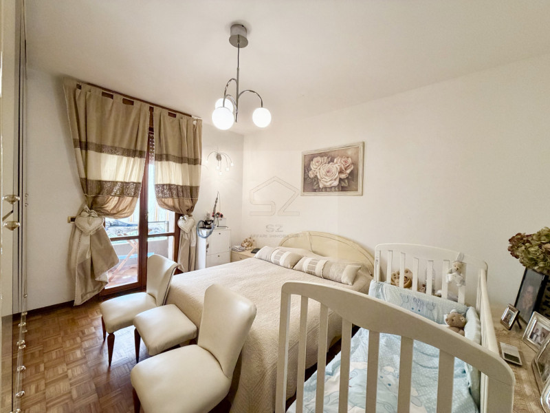 PADOVA - VOLTABAROZZO

PORZIONE DI VILLETTA A SCHIERA CENTRALE 3 CAMERE 2 BAGNI GIARDINO.

In zon...