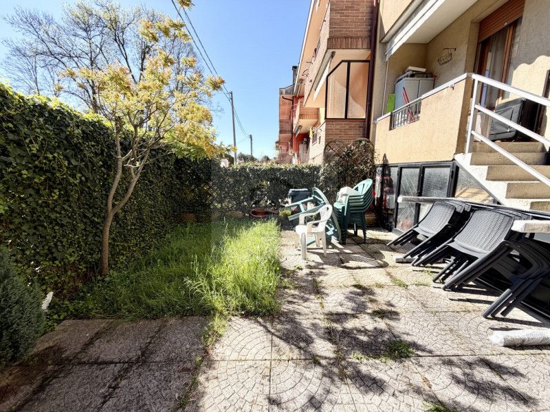 PADOVA - VOLTABAROZZO

PORZIONE DI VILLETTA A SCHIERA CENTRALE 3 CAMERE 2 BAGNI GIARDINO.

In zon...
