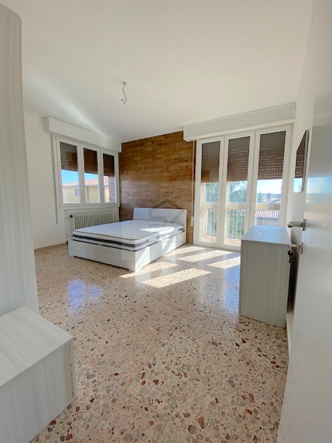 PADOVA - S.GIUSEPPE

In zona tranquilla e comodo a tutti i servizi offerti dal quartiere, apparta...