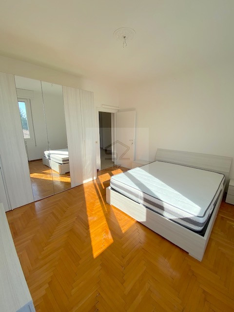 PADOVA - S.GIUSEPPE

In zona tranquilla e comodo a tutti i servizi offerti dal quartiere, apparta...