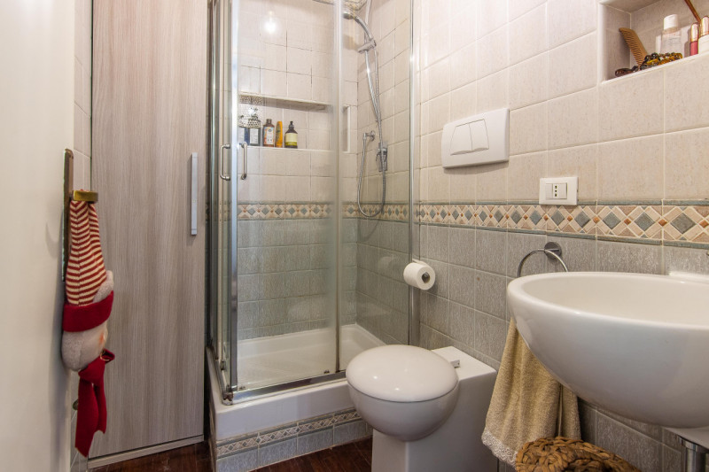 In Piazza Petrarca, davanti alla chiesa del Carmine, proponiamo appartamento sito su un complesso...