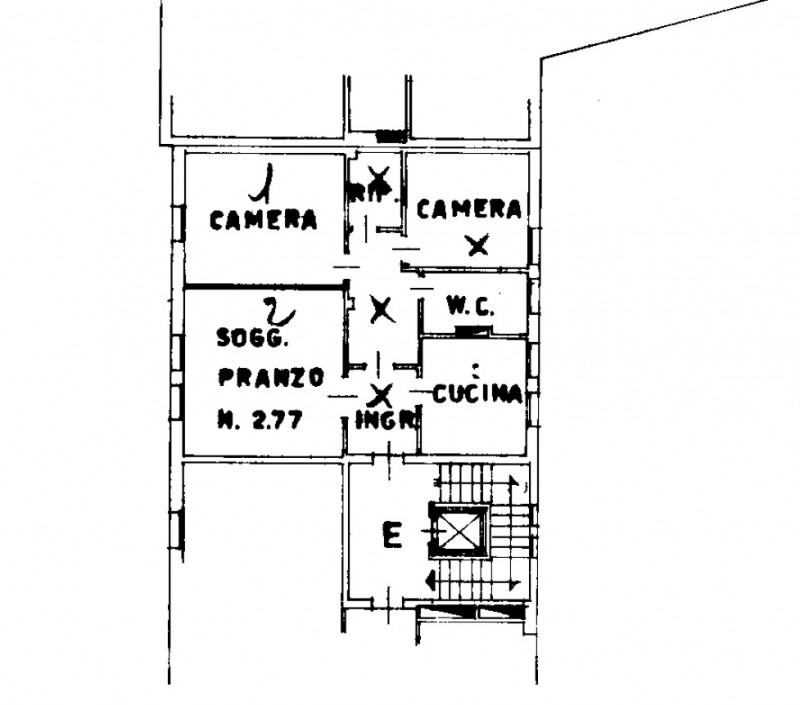 In Piazza Petrarca, davanti alla chiesa del Carmine, proponiamo appartamento sito su un complesso...