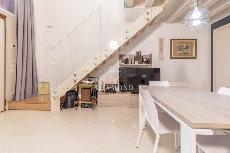 DISPONIBILE DAL 01 AGOSTO 2026.

Falzè di Trevignano: mini appartamento disposto su due livelli (...