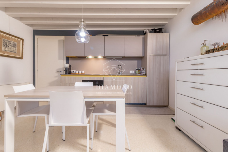 DISPONIBILE DAL 01 AGOSTO 2026.

Falzè di Trevignano: mini appartamento disposto su due livelli (...