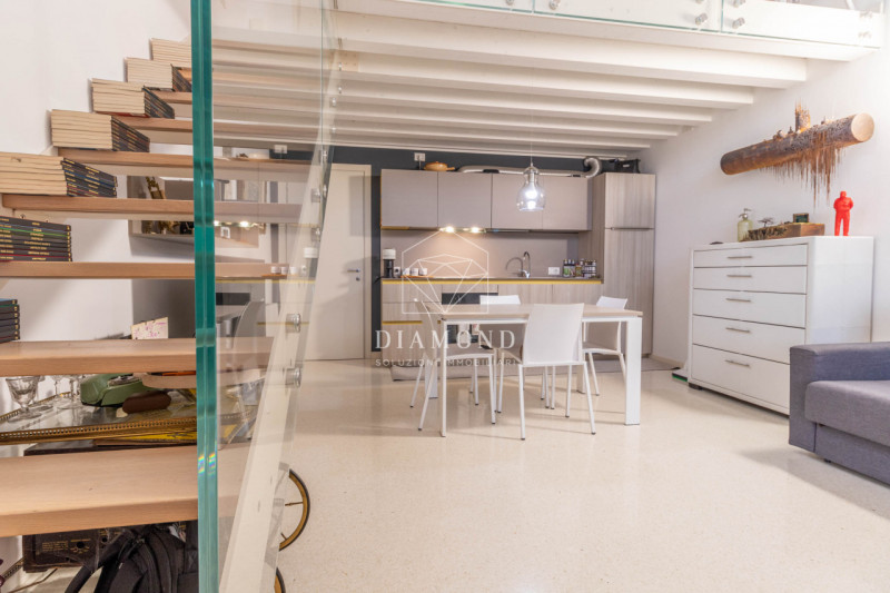 DISPONIBILE DAL 01 AGOSTO 2026.

Falzè di Trevignano: mini appartamento disposto su due livelli (...