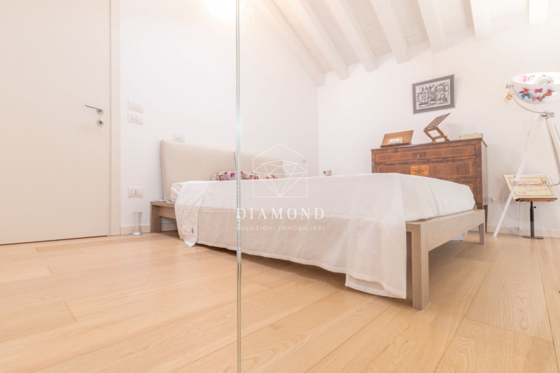 DISPONIBILE DAL 01 AGOSTO 2026.

Falzè di Trevignano: mini appartamento disposto su due livelli (...