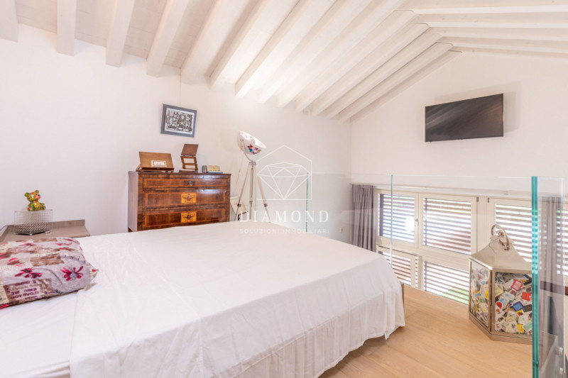 DISPONIBILE DAL 01 AGOSTO 2026.

Falzè di Trevignano: mini appartamento disposto su due livelli (...