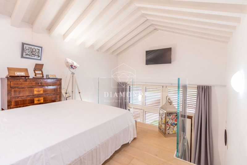 DISPONIBILE DAL 01 AGOSTO 2026.

Falzè di Trevignano: mini appartamento disposto su due livelli (...