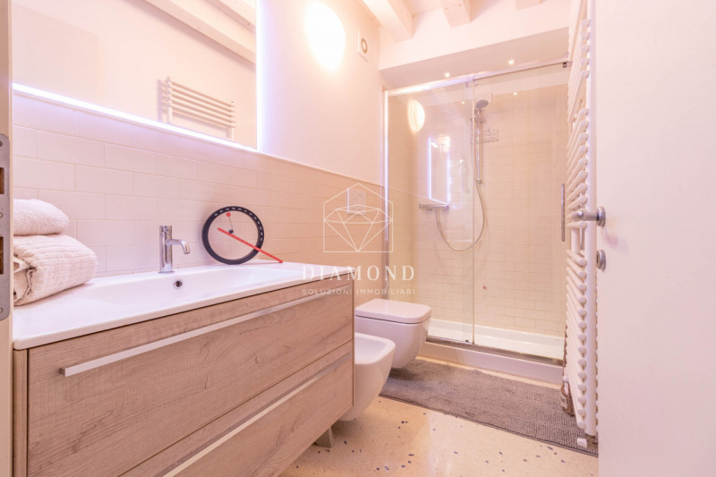 DISPONIBILE DAL 01 AGOSTO 2026.

Falzè di Trevignano: mini appartamento disposto su due livelli (...