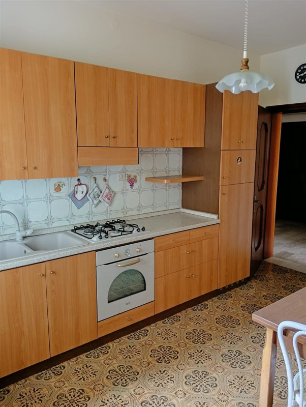 Fontaniva, vendesi ampio Tricamere al piano terra con giardino, soggiorno e cucina separati, bagn...