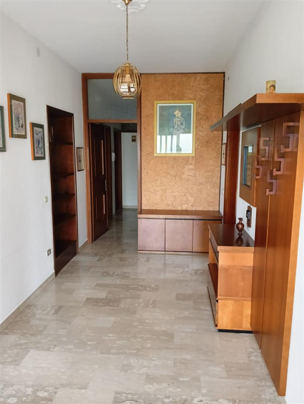 Fontaniva, vendesi ampio Tricamere al piano terra con giardino, soggiorno e cucina separati, bagn...