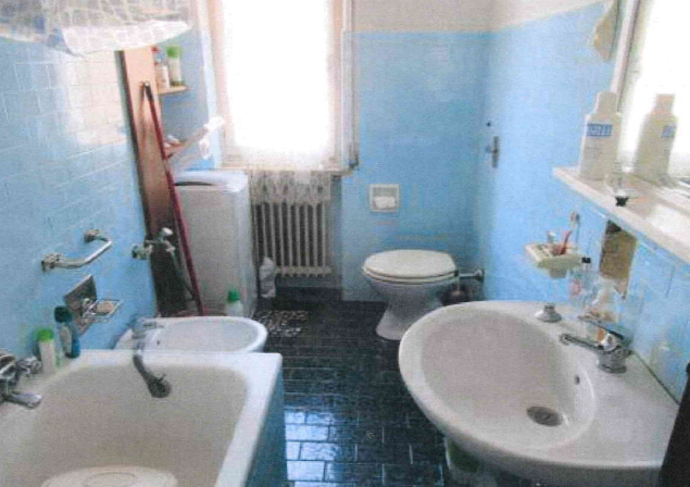 Rif. A.A.235-242

Vendita all'asta - appartamento al 1° piano con cantina in data 14 maggio 2026
...