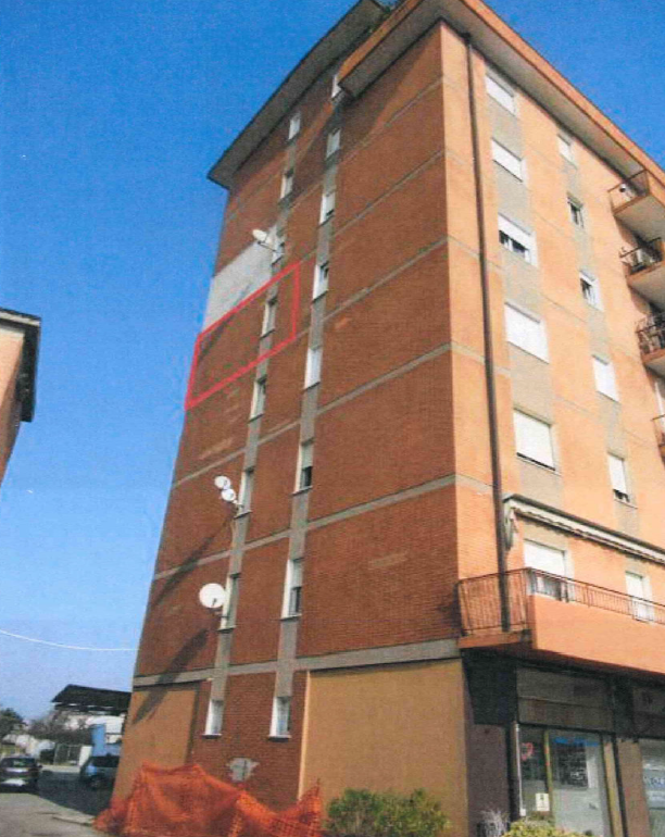 Rif. A.A.235-243

Vendita all'asta - appartamento al 4° piano con garage in data 14 maggio 2026

...