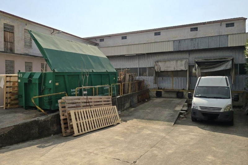 Quest’immobile viene venduto tramite asta online.

Edificio produttivo sito in Carrè (VI), via Pa...