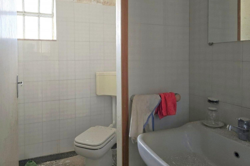 Quest’immobile viene venduto tramite asta online.

Edificio produttivo sito in Carrè (VI), via Pa...