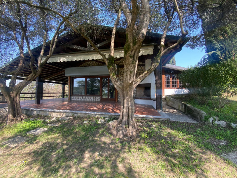 Villa unico piano - Piscina - Parco 5000 mq
Colline tra Vicenza e Arcugnano, villa singola dispos...