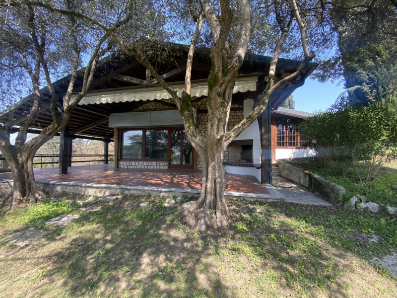 Villa unico piano - Piscina - Parco 5000 mq
Colline tra Vicenza e Arcugnano, villa singola dispos...