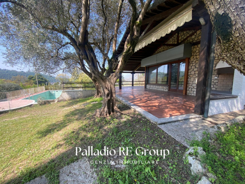 Villa unico piano - Piscina - Parco 5000 mq
Colline tra Vicenza e Arcugnano, villa singola dispos...