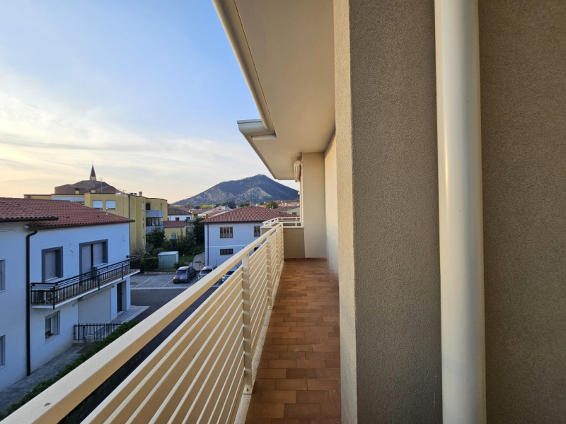 Proponiamo in affitto a Monselice, in una zona vicina al centro, spazioso appartamento al secondo...