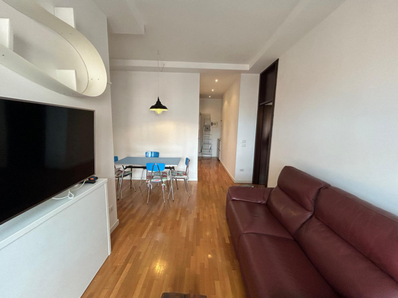 VIALE ROMA 

Inserito in una zona bene abitata, zona centrale, vicino al centro storico e ben ser...