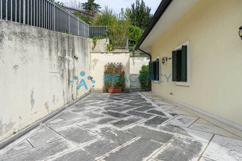 Arzignano- Quartiere Mantovano

Siete una famiglia e state cercando una villa ELEGANTE, RAFFINATA...