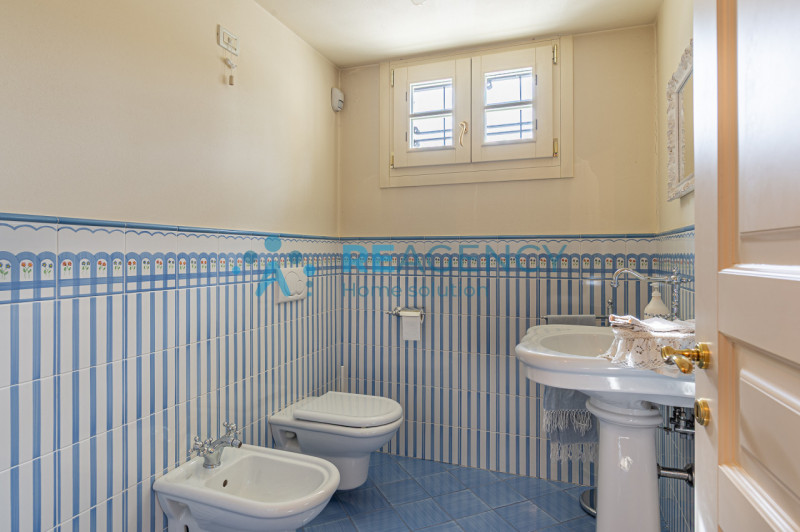 Arzignano- Quartiere Mantovano

Siete una famiglia e state cercando una villa ELEGANTE, RAFFINATA...