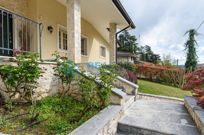 Arzignano- Quartiere Mantovano

Siete una famiglia e state cercando una villa ELEGANTE, RAFFINATA...