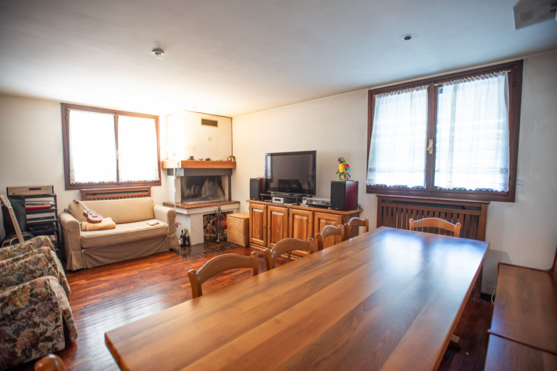 Nel cuore di Ponte di Brenta, in un contesto riservato e tranquillo su strada chiusa, proponiamo ...