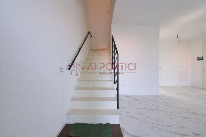 Comune di CODEVIGO - Moderna e luminosa porzione di testa con ingresso indipendente e senza spese...