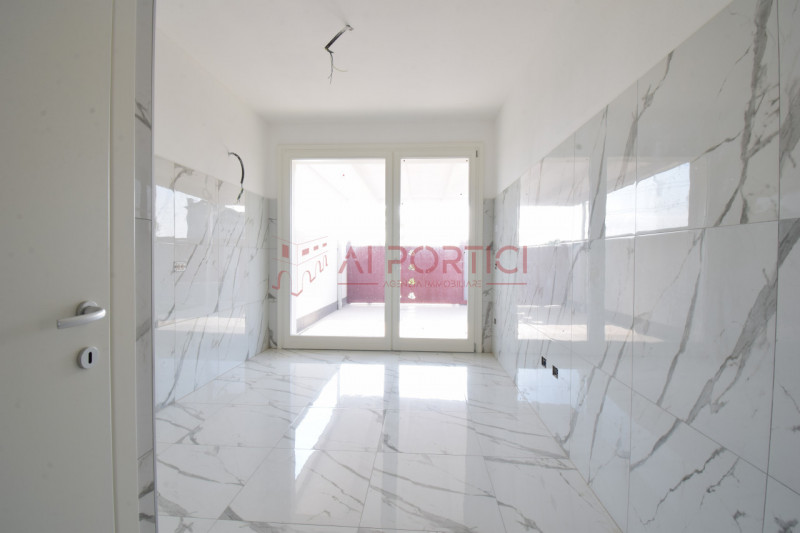 Comune di CODEVIGO - Moderna e luminosa porzione di testa con ingresso indipendente e senza spese...